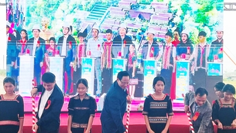 Phó Chủ tịch Quốc hội, Thượng tướng Trần Quang Phương dự khởi công trường nội trú tại xã biên giới Quảng Ngãi