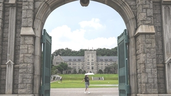 Gian lận thi cử bằng AI gây chấn động tại Hàn Quốc