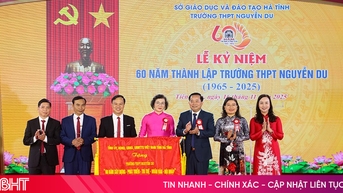 វិទ្យាល័យ Duc Tho និង Nguyen Du ប្រារព្ធខួបលើកទី 60 នៃការបង្កើត