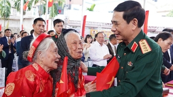 Đại tướng Phan Văn Giang dự Ngày hội đại đoàn kết tại Thái Nguyên