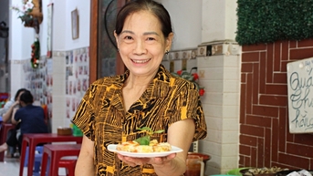 Quán ăn có bà chủ 'đọc rap tính tiền' sắp đóng cửa, khách tiếc nuối khi đến ăn