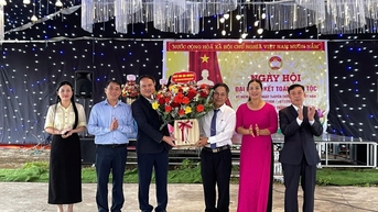 Nhân dân thôn Tân Thành, xã Krông Pắc vui Ngày hội Đại đoàn kết toàn dân tộc