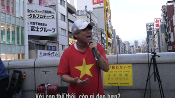 Anh chàng Nhật mặc áo cờ đỏ sao vàng, hát nhạc Việt giữa Osaka: Còn gì đẹp hơn!