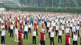 មនុស្សជិត 2,000 នាក់ធ្វើលំហាត់សុខភាពដើម្បីសុខភាពសហគមន៍