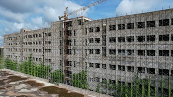 ធ្វើជាសាក្សីចំពោះគម្រោងដែលមានតម្លៃរាប់ពាន់លានដុល្លារដែលកំពុងត្រូវបានសាងសង់ក្នុងល្បឿន "ដូចអណ្តើក" នៅ Can Tho