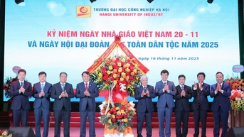 អនុប្រធានអចិន្ត្រៃយ៍នៃរដ្ឋសភា លោក Do Van Chien បានចូលរួមពិធីអបអរសាទរទិវាគ្រូបង្រៀនវៀតណាម និងទិវាឯកភាពដ៏អស្ចារ្យនៅសាកលវិទ្យាល័យឧស្សាហកម្មហាណូយ។