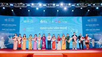 Đặc sắc chương trình giao lưu văn nghệ giữa các cộng đồng thực hành Nghi lễ và trò chơi Kéo co ngồi