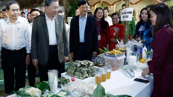 កម្មាភិបាល​ជួរមុខ និង​អង្គការ​មហាជន​ត្រូវ​រក្សា 'ភាព​ស្និទ្ធស្នាល​៣', '៥​ត្រូវ', '៤​ nos'