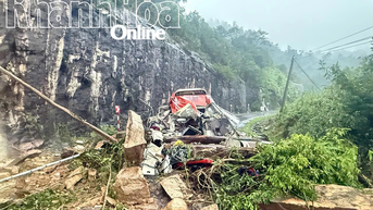 Cập nhật sạt lở tại đèo Khánh Lê: Đến 7g30 sáng, vẫn còn nạn nhân bị mắc kẹt do đá đè; 1 người bị thương