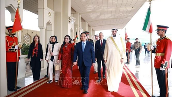 នាយករដ្ឋមន្ត្រី Pham Minh Chinh ចាប់ផ្តើមដំណើរទស្សនកិច្ចទៅកាន់ប្រទេសចំនួនបីគឺ គុយវ៉ែត អាល់ហ្សេរី និងអាហ្វ្រិកខាងត្បូង