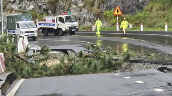 Lâm Đồng: Sạt lở đèo Prenn, nhiều nơi ngập nặng