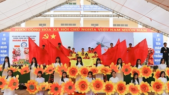 សាលា Hoang Hoa Tham ប្រារព្ធខួបលើកទី 20 របស់ខ្លួន។