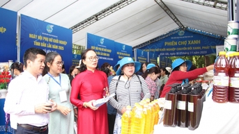 Trưng bày, giới thiệu hơn 200 sản phẩm khởi nghiệp của phụ nữ