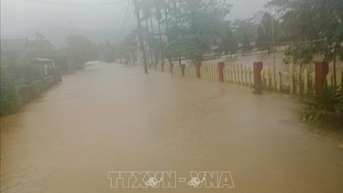 Bộ đội Biên phòng hỗ trợ người dân khu vực biên giới ứng phó mưa lớn