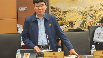 Nghị quyết 71: Phân cấp tuyển dụng nhà giáo đi cùng với giám sát