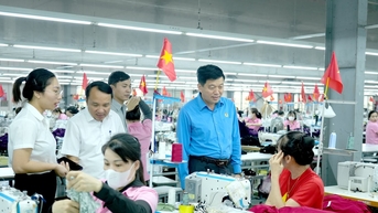 Công đoàn Nghệ An đột phá bằng phong trào thi đua yêu nước