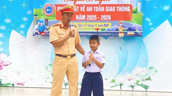 Tuyên truyền an toàn giao thông tại Trường Tiểu học Võ Thị Sáu