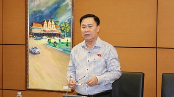 Cần xem xét bổ sung hệ số lương đặc thù nhằm bảo đảm vị thế nghề nghiệp cho giáo viên