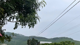 Xã Đinh Văn Lâm Hà tạm thời cấm người dân và phương tiện lưu thông trên một số đoạn đường bị ngập sâu