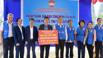 Người dân vui mừng khi TPHCM khánh thành cầu Nà Bó