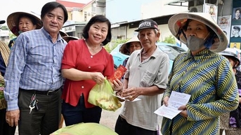 ជាឧទាហរណ៍ដ៏ភ្លឺស្វាងសម្រាប់សហគមន៍