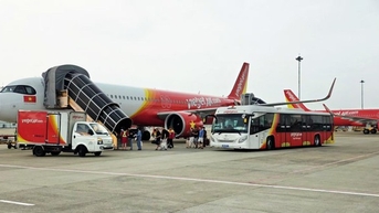 Tỷ lệ đúng giờ tăng mạnh tại Tân Sơn Nhất sau khi Vietjet tự phục vụ mặt đất, tạo đà cho cao điểm cuối năm