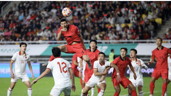 U.23 វៀតណាម ផ្តួលកូរ៉េដោយកម្លាំងកាយសម្បទា និងបាល់ខ្ពស់៖ សមរភូមិប្រាជ្ញាកាន់តែក្តៅគគុក