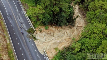 [Ảnh] Lâm Đồng: Khẩn trương công bố tình huống khẩn cấp...