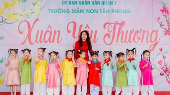 Gần 30 năm 'làm mẹ' của hàng ngàn đứa trẻ
