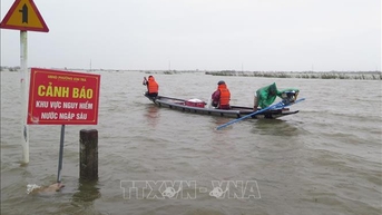 Hàng nghìn ngôi nhà vùng thấp trũng ở Huế bị ngập lụt