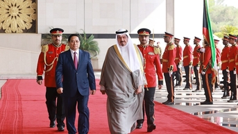 នាយករដ្ឋមន្ត្រីគុយវ៉ែត ធ្វើជាអធិបតីក្នុងពិធីទទួលលោក Pham Minh Chinh នាយករដ្ឋមន្ត្រី