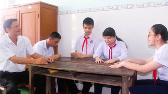 សាបព្រួសសំបុត្រនៅសាលាពិសេស