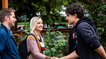 Cựu sinh viên: Nguồn lực chiến lược