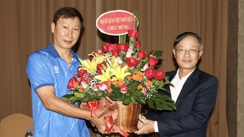 Đội tuyển Việt Nam nhận tình cảm đặc biệt tại Lào, quyết thắng trong cuộc đua giành vé châu Á