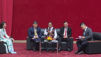 គោរព​គំរូ​ជឿនលឿន​ធម្មតា​ចំនួន ៧១ ក្នុង​ចលនា​មហាជន​ដើម្បី​ការពារ​សន្តិសុខ​ជាតិ