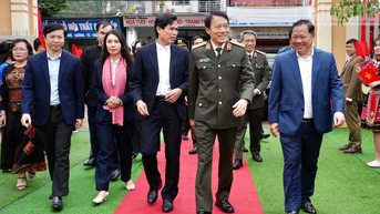 រដ្ឋមន្ត្រី​ក្រសួង​សន្តិសុខ​សាធារណៈ​ចូលរួម​ទិវា​ឯកភាព​ជាតិ​ដ៏​អស្ចារ្យ​នៅ Lang Son