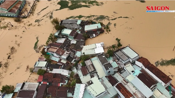 Gia Lai: ភ្លៀងធ្លាក់ខ្លាំងអូសបន្លាយ ទីក្រុងឆ្នេរសមុទ្រជាច្រើនត្រូវបានជន់លិចយ៉ាងខ្លាំង