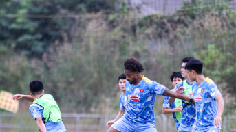 លោក Nguyen Xuan Son បាន​ប្រកាស​ដំណឹង​ល្អ​យ៉ាង​ខ្លាំង​ចំពោះ​លោក Kim Sang-sik មុន​ការ​ប្រកួត​ជាមួយ​ឡាវ។