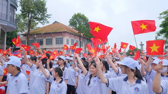 ដុងថាបខិតខំថែទាំជនក្រីក្រ ជនបទថ្មីធំទូលាយ