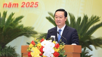 នាយករដ្ឋមន្ត្រីអនុម័តលើបុគ្គលិកថ្មីនៃទីក្រុងហាណូយ ឡាវៃ នីញប៊ិញ ភូថូ