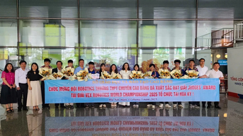 វិទ្យាល័យ Cao Bang for the Gifted ឈានដល់ពិភពលោកពីកន្លែងលេងមនុស្សយន្ត