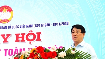 ប្រធានរដ្ឋ Luong Cuong ចូលរួមទិវាឯកភាពជាតិដ៏អស្ចារ្យនៅទីក្រុង Da Nang