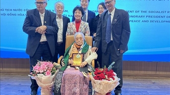 Vinh danh những con người đã cống hiến cho sự nghiệp hòa bình