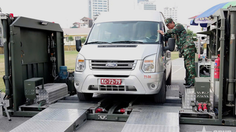 Bộ CHQS tỉnh Quảng Ninh phối hợp kiểm định xe ô tô quân sự