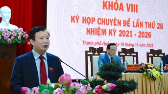 Thông qua nhiều nghị quyết quan trọng