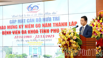 Bệnh viện Đa khoa tỉnh gặp mặt cán bộ hưu trí nhân dịp kỷ niệm 60 năm thành lập Bệnh viện