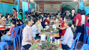 Ấm áp “Bữa cơm đại đoàn kết”