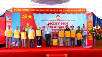 ប្រធានរដ្ឋ Luong Cuong ចូលរួមទិវាឯកភាពដ៏អស្ចារ្យនៅទីក្រុង Da Nang