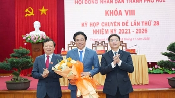 លោក Nguyen Khac Toan ជាប្រធានគណៈកម្មាធិការប្រជាជនទីក្រុង Hue