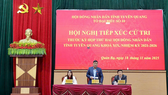 អនុប្រធានអចិន្ត្រៃយ៍ក្រុមប្រឹក្សាប្រជាជនខេត្ត Hau Minh Loi បានជួបជាមួយអ្នកបោះឆ្នោតឃុំ Quan Ba